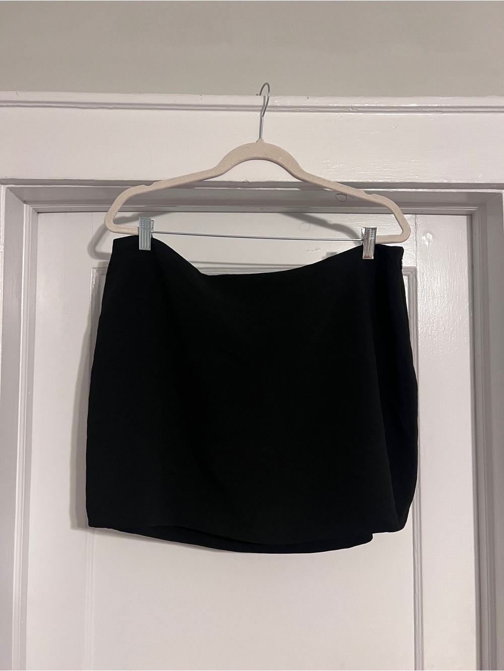 Black Women's Mini Skirt - Sleek Everyday Style